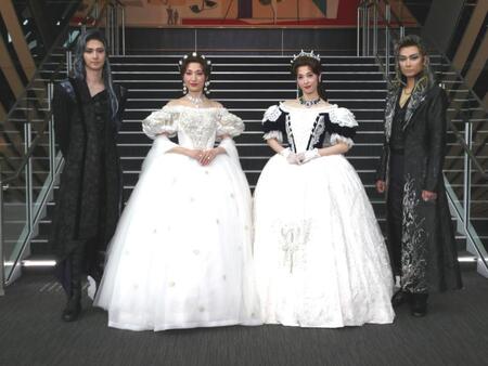 　（左から）古川雄大、望海風斗、明日海りお、井上芳雄