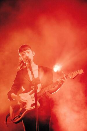 　アジアツアーファイナルを迎えた羊文学の塩塚モエカ（Ｐｈｏｔｏ　ｂｙ　三浦　大輝）