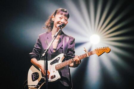 　アジアツアーファイナルを迎えた羊文学の塩塚モエカ（Ｐｈｏｔｏ　ｂｙ　三浦　大輝）