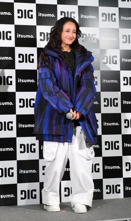 　スポーツアパレルブランド「ＤＩＧ」のローンチ記者会見に登場した沢尻エリカ（撮影・伊藤笙子）
