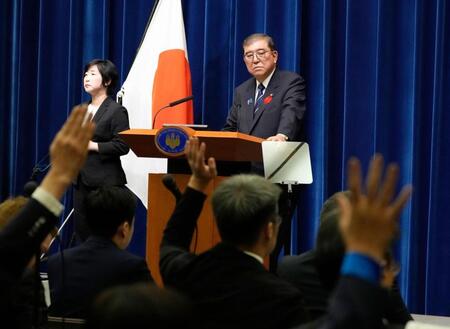 　戦後８０年に合わせた「内閣総理大臣所感」を発表し、記者の質問を受ける石破首相