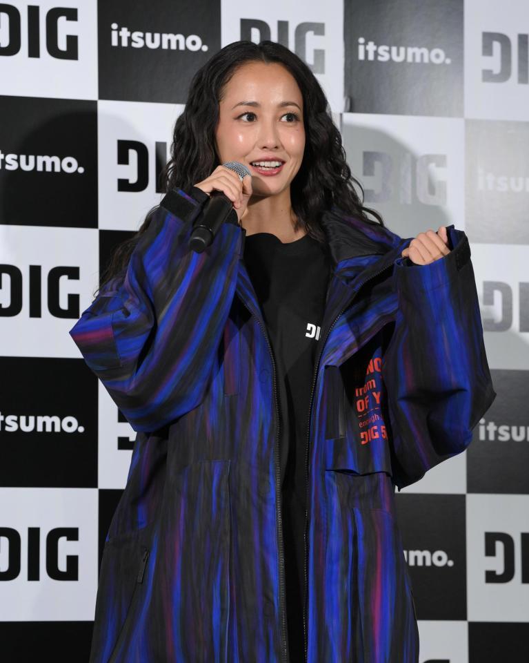 　イベントに登場した沢尻エリカ（撮影・伊藤笙子）