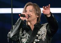 　熱唱する堂本光一