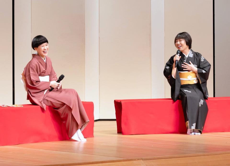　独演会藤山直美（右）と対談した桂二葉（撮影：木原千裕）