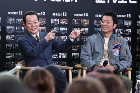 　トーク盛り上げる水谷豊（左）と寺脇康文（撮影・金田祐二）