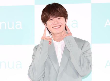 　“プリプリ”お肌を披露する大橋和也（撮影・吉澤敬太）