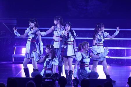 　パフォーマンスを披露するＯｎｅＧｅｍ　©２０２５　Ｚｅｓｔ，Ｉｎｃ．