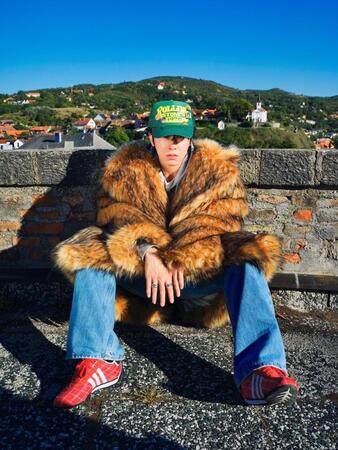 　東方神起の公式Ｘ＠ＴＶＸＱより　ユンホ「Ｉ－ＫＮＯＷ」ティザー