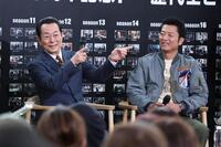 　トーク盛り上げる水谷豊（左）と寺脇康文（撮影・金田祐二）