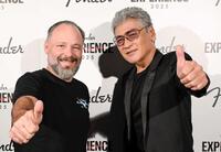 　吉川晃司（右）とポール・ウォーラー氏