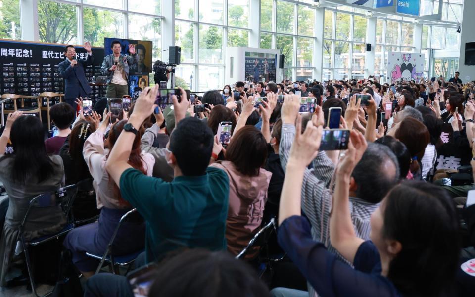 　大盛況だった水谷豊（左）と寺脇康文の「相棒」ファンミーティング（撮影・金田祐二）