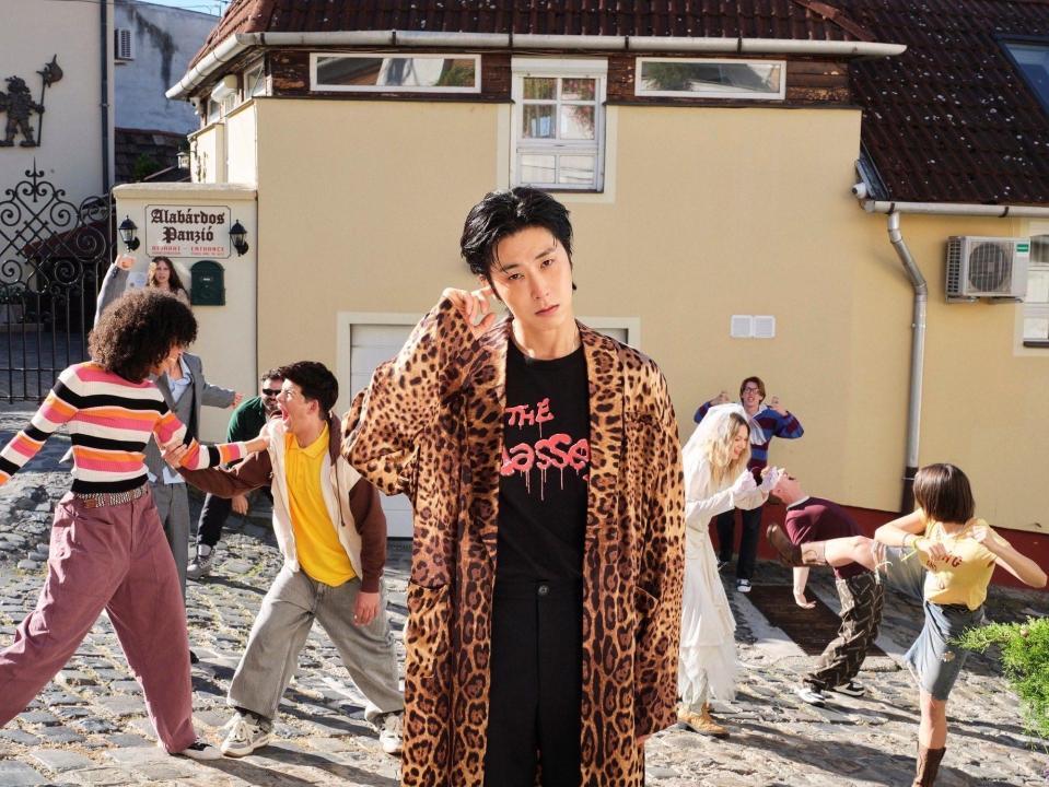 　東方神起の公式Ｘ＠ＴＶＸＱより　ユンホ「Ｉ－ＫＮＯＷ」ティザー