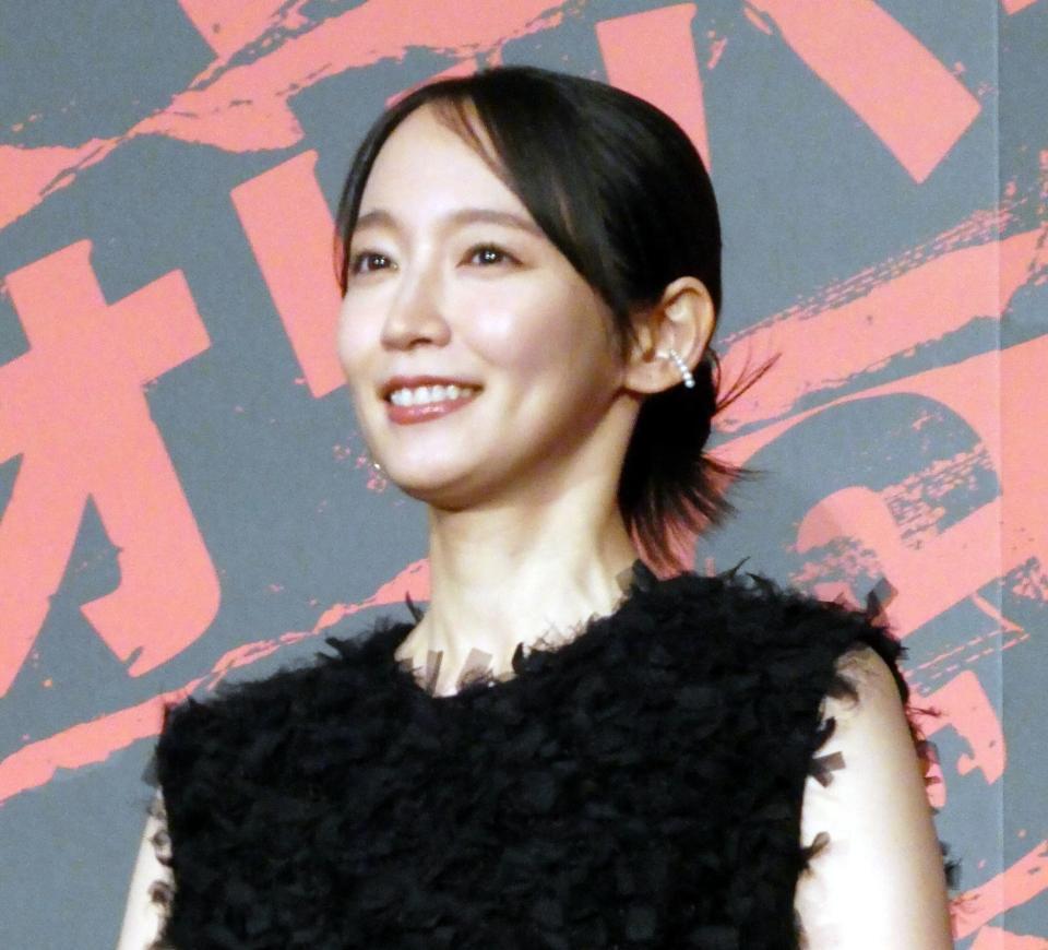 　笑顔の吉岡里帆