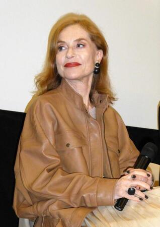 　イベントに登壇したイザベル・ユペール