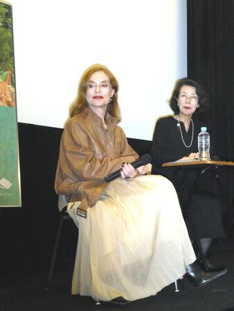 　イベントに登壇したイザベル・ユペール