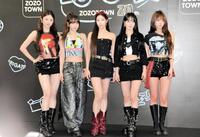 　「ＺＯＺＯＦＥＳ」に登場したＬＥ　ＳＳＥＲＡＦＩＭ（左から）ＨＵＨ　ＹＵＮＪＩＮ、ＫＩＭ　ＣＨＡＥＷＯＮ、ＫＡＺＵＨＡ、ＳＡＫＵＲＡ、ＨＯＮＧ　ＥＵＮＣＨＡＥ