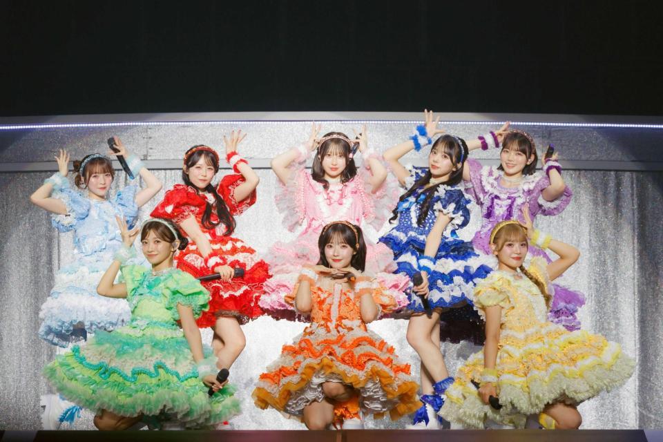 　初の全国ツアーの最終公演で躍動するＣＵＴＩＥ　ＳＴＲＥＥＴ（前列左から）板倉可奈、川本笑瑠、古澤里紗（後列左から）梅田みゆ、佐野愛花、桜庭遥花、増田彩乃、真鍋凪咲　Ⓒヨシモリユウナ