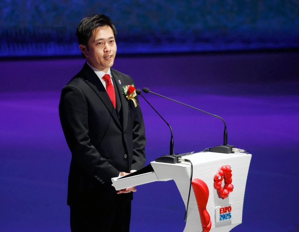 　大阪・関西万博の閉会式であいさつする大阪府の吉村洋文知事