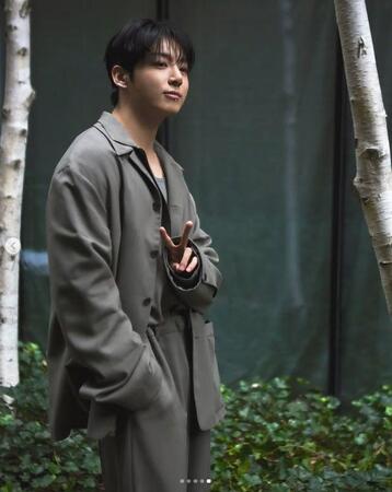 カルバン・クラインの公式インスタグラム＠ｃａｌｖｉｎｋｌｅｉｎより　ＢＴＳのジョングク