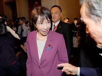 　国民民主党の玉木代表との会談を終え、部屋を出る自民党の高市総裁