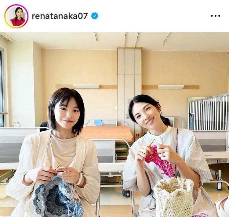 映画「ストロベリームーン」撮影中のオフショット。田中麗奈のインスタグラム＠ｒｅｎａｔａｎａｋａ０７（１０月４日付）より