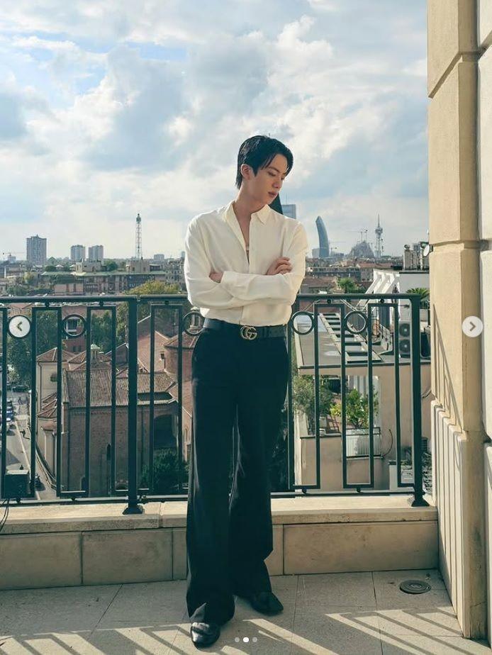 ＢＴＳ・ジンの公式インスタグラム＠ｊｉｎより　ミラノ・ファッションウィークに参加したジン