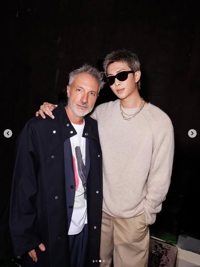 ＢＴＳ・ＲＭの公式インスタグラム＠ｒｋｉｖｅより　ミラノ・ファッションウィークに出席したＲＭ