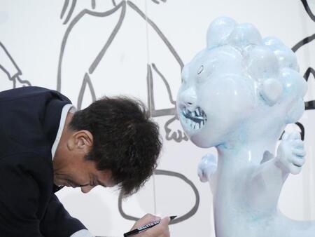 　作品の仕上がりに思わず苦笑いする浜田雅功