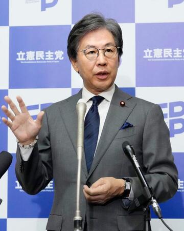 　立憲民主、日本維新の会、国民民主３党の会談後、記者団の取材に応じる立憲民主党の安住幹事長＝16日午後、国会