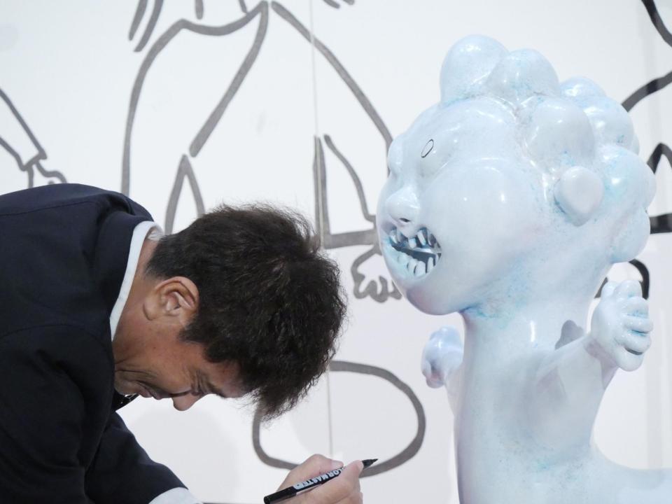 　作品の仕上がりに思わず苦笑いする浜田雅功