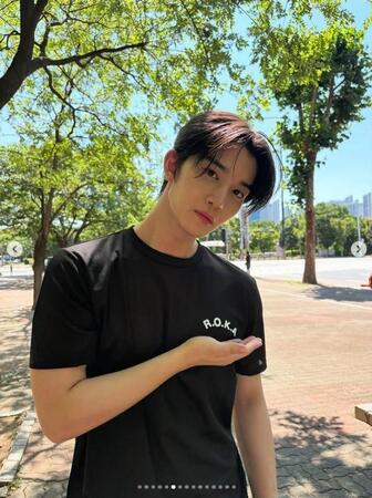 　元ＣＩＸ・ベ・ジニョンの公式インスタグラム＠ｘａｅｘｘｎｘｏｕｎｘより