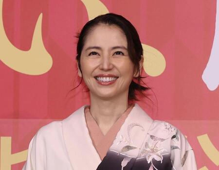 　舞台あいさつに登場した長澤まさみ（撮影・佐々木彰尚）