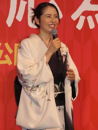 　初日舞台あいさつに出席した長澤まさみ