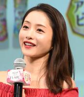 　子供との触れ合いについて語る石原さとみ（撮影・堀内翔）