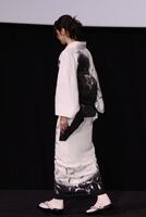 　会場を後にする長澤まさみ（撮影・佐々木彰尚）