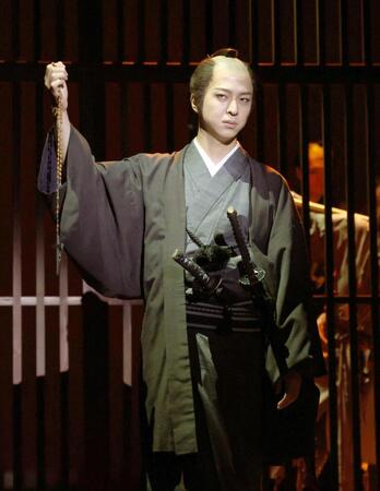 　熱演する寺西拓人（撮影・金田祐二）