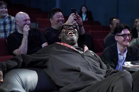 ＮＢＡ史上最強のセンターが吉本劇場に　最もお気に入りの芸人ネタは？「アメリカでも通用する。とても才能がある」爆笑しっぱなし