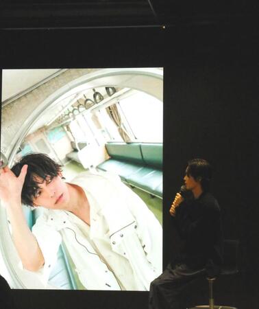 　お気に入りの写真を紹介する猪塚健太