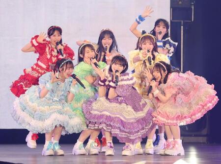 　ファンの歓声を浴びながら歌うＣＵＴＩＥ　ＳＴＲＥＥＴ（撮影・吉澤敬太）