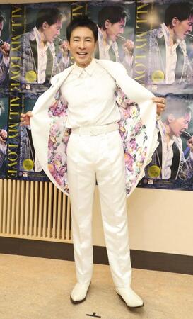 　７０歳の誕生日を迎えた郷ひろみ（撮影・佐々木彰尚）