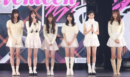 　ミスセブンティーン２０２５として登壇した（左から）原田花埜、川瀬翠子、岡本望来、梶原叶渚、佐々木満音、堀口真帆（撮影・吉澤敬太）