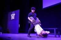 　シャキール・オニール氏の前でコントを披露したいぬ