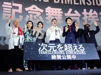 　映画「次元を超える」の公開記念舞台あいさつを行った（左から）飯田団紅、祷キララ、芋生悠、窪塚洋介、千原ジュニア、板尾創路、豊田利晃監督