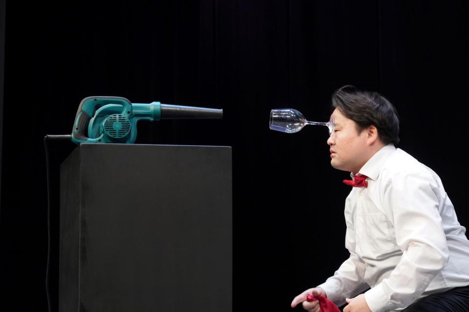 　シャキール・オニール氏の前でネタを披露したウエスＰ