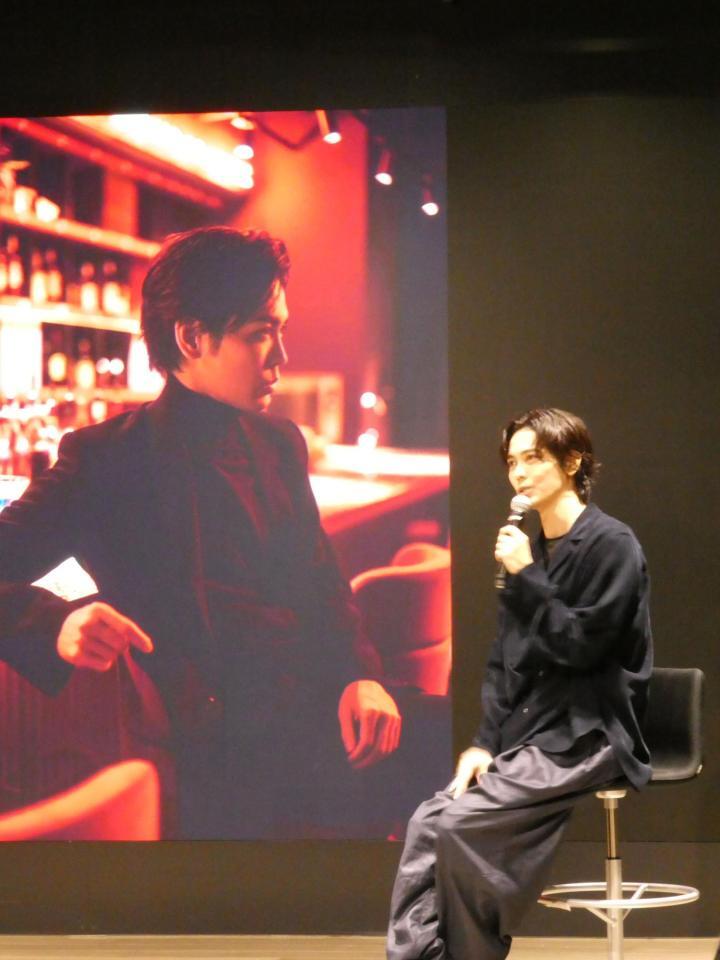 　お気に入りの写真を紹介する猪塚健太