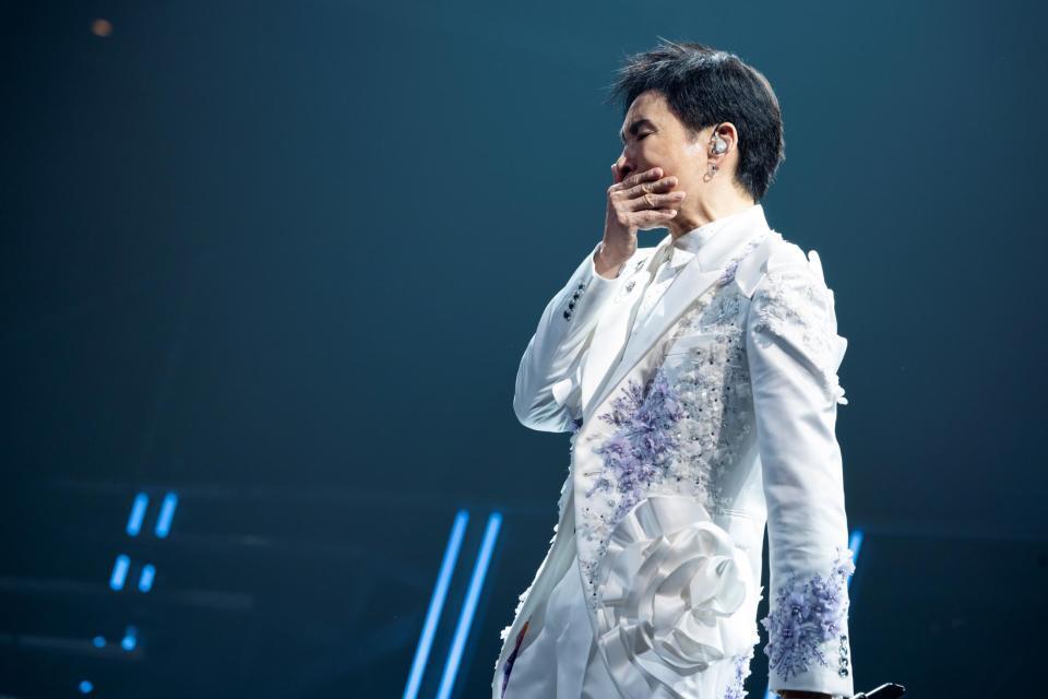 　ラストで大号泣した郷ひろみ＝撮影：河村美貴（田中聖太郎写真事務所）