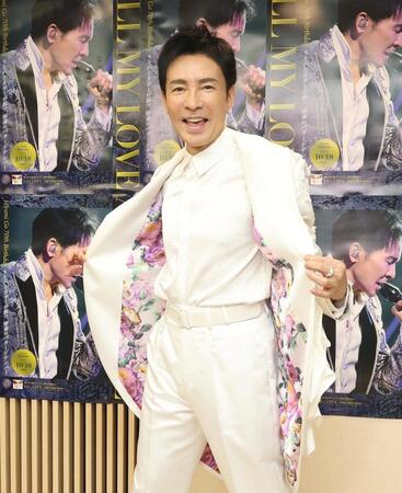 　７０歳の誕生日を迎えた郷ひろみ（撮影・佐々木彰尚）