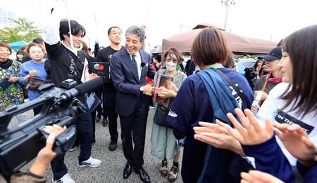 　「福幸フェス」にサプライズ登場した舘ひろし