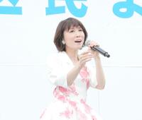 　「中央区民まつり」のミニステージで圧巻の歌声を響かせた水森かおり