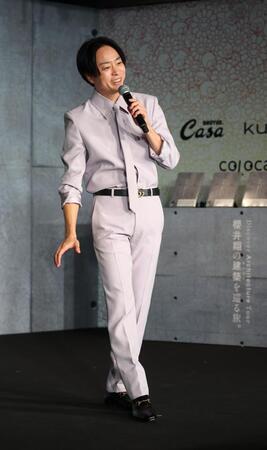 　笑顔で建築について語る櫻井翔（撮影・金田祐二）